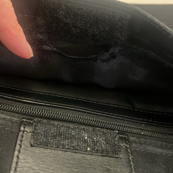 Coach messenger bag soft canvas material all black leather trim w lots of pocket - Picture 13 of 16